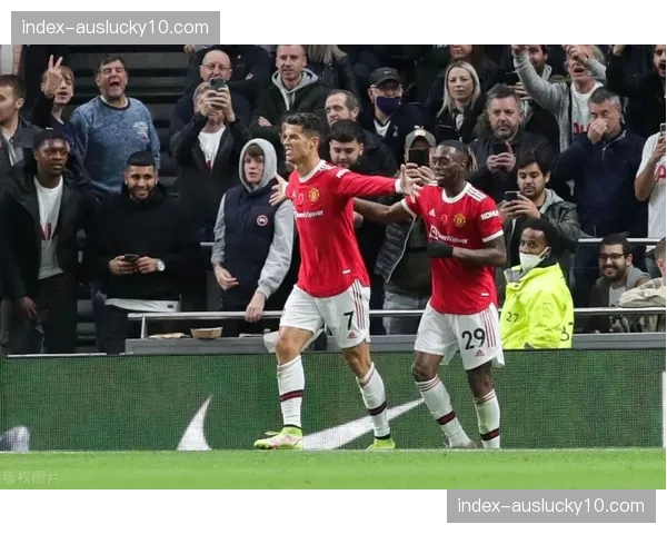 布伦特福德北欧后卫群 所有进攻都当定位球处理